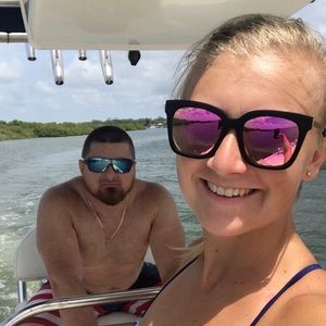 Meet your Posher, Kayla